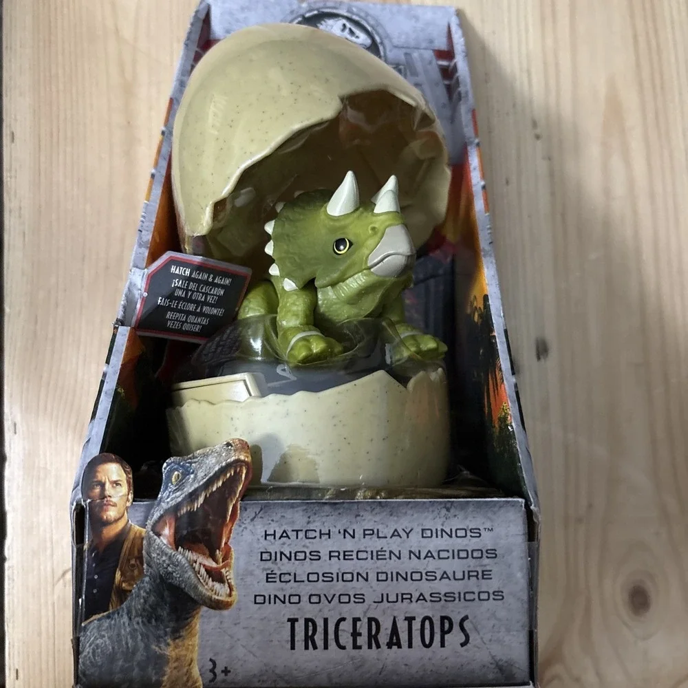 Jurassic World Hatch 'N Play  Dinos Egg Baby Triceratops Mattel NWB